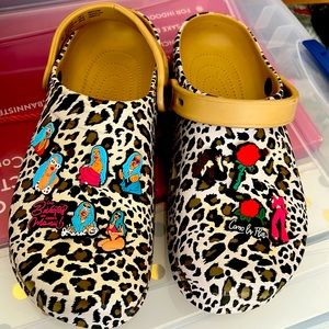 me & Tru (croc replica) new display set.No tags/box. Charms NOT included.